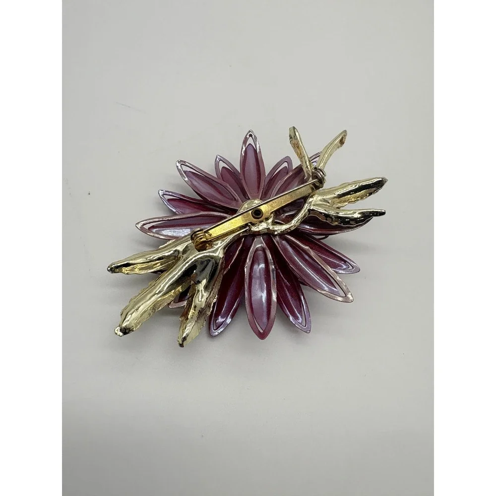Vintage Style Plum Iridescent Enamel‎ Flower Brooch Gold Tone Faux Pearl